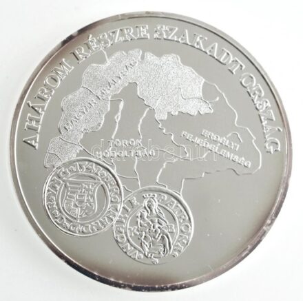 DN 'A magyar pénz krónikája - A három részre szakadt ország' Ag emlékérem, tanúsítvánnyal, dísztokban (20g/0.999/38,61mm) T:PP patina