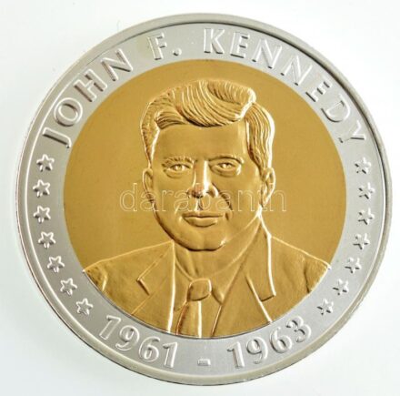 Amerikai Egyesült Államok ~2013. 'John F. Kennedy - 1961-1963 / Presidents of the United States of America' fém emlékérem kapszulában (40mm) T:BU USA ~2013. '2013. 'John F. Kennedy - 1961-1963 / Presidents of the United States of America'