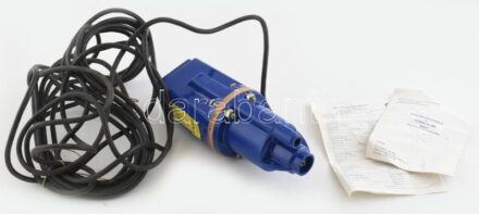 Búvárszivattyú Siren - 40. U230 V/50 Hz / Imax 4,2A / Pn 220 W / Qmax 1200 l/h / Hmax 60 m / IP 68. 10 méteres kábellel, Újszerű állapotban. Made in Hungary.