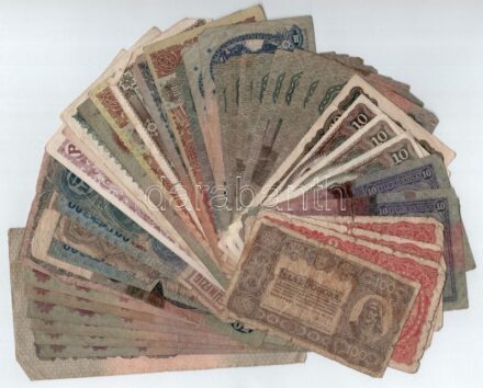 42db-os Korona és Pengő bankjegytétel, közte 1904. 10K (2x, ragasztott, szakadt) + 1915. 10K (9db felülbélyegzés nélkül, több szakadt és ragasztott) + 1920. 10K (2db sorszámkövető) T:III-V