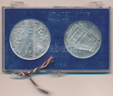 1974. 50Ft Ag '50 éves a Magyar Nemzeti Bank' + 100Ft Ag '50 éves a Magyar Nemzeti Bank' eredeti, sérült 'MNB' műanyag tokban T:BU patina Adamo EM44, EM45