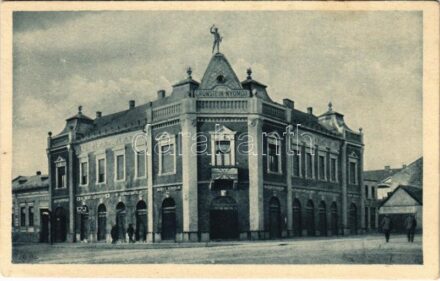 Munkács, Mukacheve, Mukacevo; Roh Biskupské a Horodské ul. / Zrínyi és Püspök utca sarok, Grünstein nyomda, Albert Leroch, Szatmári Bertalan üzlete / street view, printing house, shops (EK)