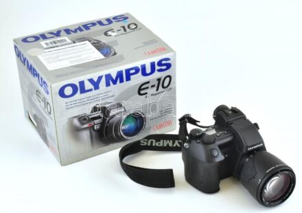Olympus E-10 Digital SLR, 4 megapixeles fényképezőgép, működik. original dobozban.