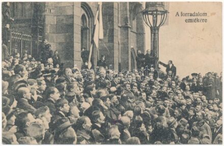 1918 Budapest, Az Őszirózsás forradalom emlékére. Károlyi Mihály a Parlament lépcsőjén kikiáltja az első Magyar Köztársaságot / Mihály Károlyi proclaims the First Hungarian Republic during the Aster Revolution (EK)