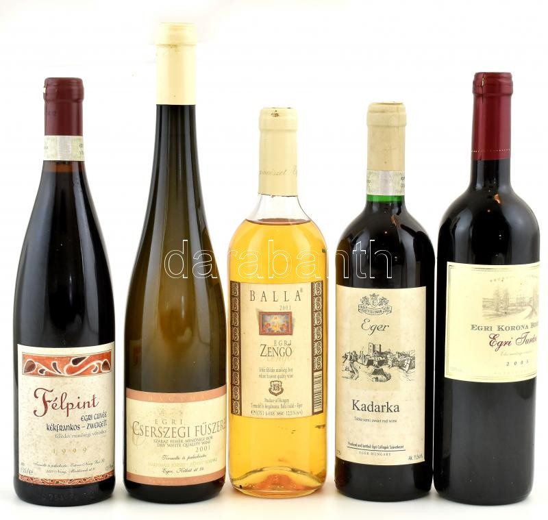 Vegyes egri bor tétel, 5 db: , 1999 Félpint egri cuvée, kékfrankops-zweigelt, Novaj, Ostoros-Novaj Bor Rt., 12%, 0,75 l.; 2001 Balla Egri Zengő, 12,5%, 0,75 l.; 2001 Hagymási Egri Cserszegi Fűszeres,12,5%, 0,75 l.; 2002 Egri Kadarka,