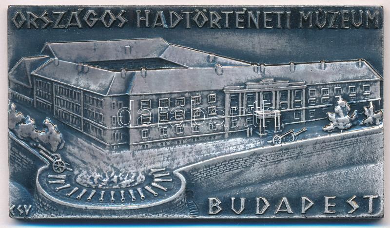 Csucs Viktória (1934-1993) DN 'Országos Hadtörténelmi Múzeum Budapest' ezüstpatinázott bronz emlékplakett (44x79mm) T:1-