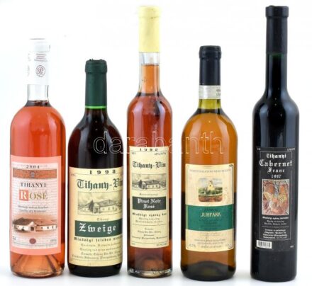 Vegyes balaton-felvidéki bor tétel, 5 db: 1997 Tihanyi Cabernet Franc, Badacsonyi Pincegazdaság, bontatlan palack, 12%, 0,5 l.; 1998 Balatonberényi Pinot Noir Rosé, Tihany-Vin, bontatlan palack, 12%, 0,5 l.; 1998 Tihanyi Zweigelt,