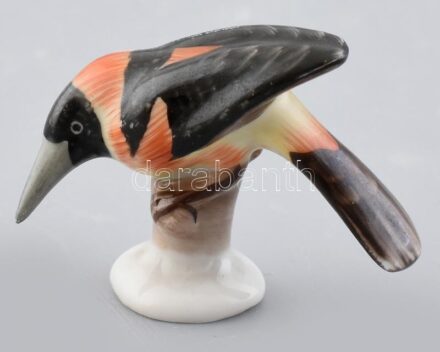 Herendi cca. 1950 mini harkály / fakopáncs. Kézzel festett, jelzett, kopásnyomokkal. 4,5x6 cm