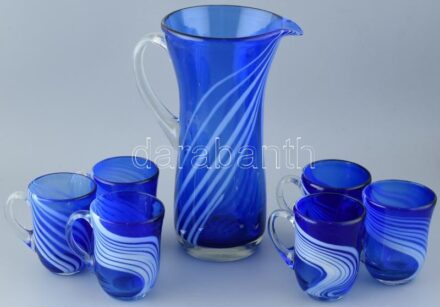 Vizespohár készlet, kézzel készített üveg. Kopásnyomokkal, m:11-29cm