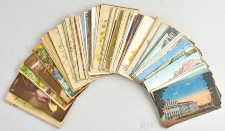 Kb. 150 db RÉGI motívum képeslap vegyes minőségben: üdvözlőlapok, városok, motívumok, hölgyek és életképek / Cca. 150 pre-1945 mostly motive postcards in mixed quality: greetings, towns, ladies