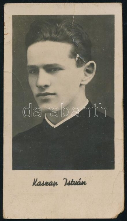 cca 1935-40 1935 Kaszap István (1916-1935) jezsuita novícius emléklapja, szakadással, 8×4,5 cm