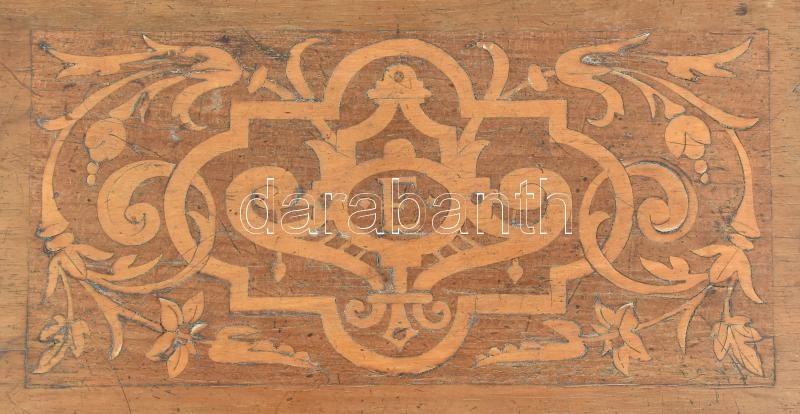 Biedermeier fa doboz, intarziás, részben griffmadarakkal díszített berakással a fedelén és mindegyik oldalán, zárral, kulcs nélkül, kissé sérült, 11,5x17x28,5 cm, - Image 2