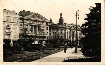 1944 Kolozsvár, Cluj; Mátyás király tér, New York szálloda, üzletek / square, hotel, shops (EK)
