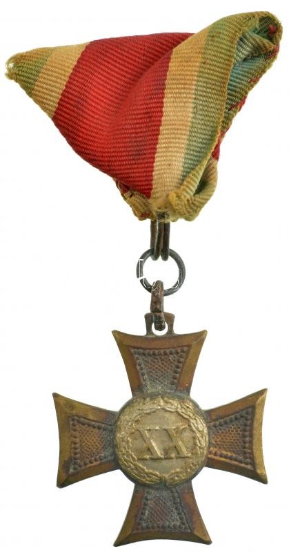 1923. 'I. osztályú Legénységi Szolgálati Jel' aranyozott, ezüstözött Br kitüntetés eredeti, kissé viseltes mellszalagon T:2 patina, kopott aranyozás, a középső medalion egy része hiányos Hungary 1923. 'Distinction for Long Service