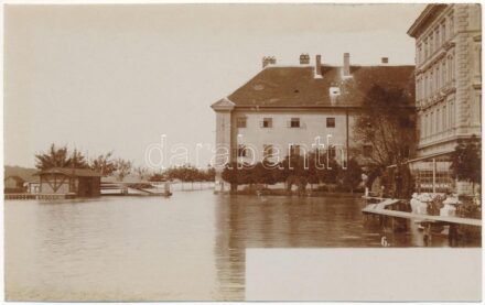 1899 Pozsony, Pressburg, Bratislava; Árvíz, Hungária kávéház / flood, cafe. photo