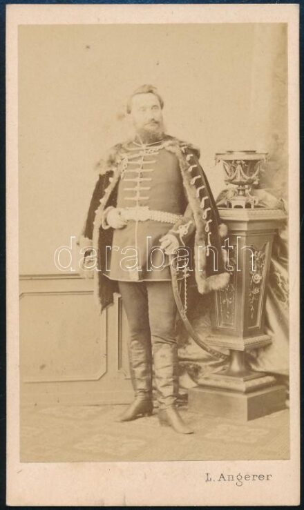 cca 1870 Azonosításra váró magyar nemes fotója 6x9 cm