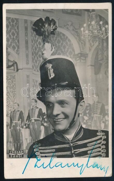 Szilassy László (1908-1972) színész aláírása az őt ábrázoló képen