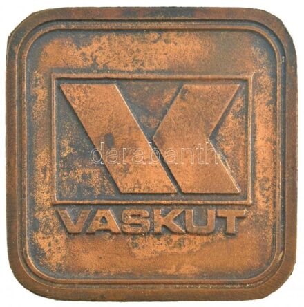 1979. 'Vaskút / 30 éves 1949-1979' Br plakett (74x74mm) T:2