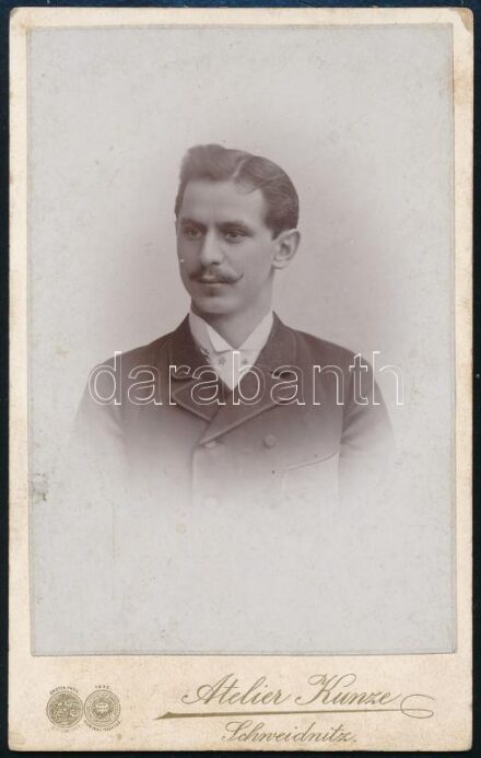 1895 Illyés Péter, keményhátú portré Kunze Schweidnitz-i műterméből, hátoldalon feliratozva, 10,5×6,5 vm