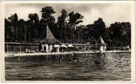 Harkány-gyógyfürdő, strand. Hátoldalon Népművelési Minisztérium Képzőművészeti osztálya nyomását engedélyezem 1950.