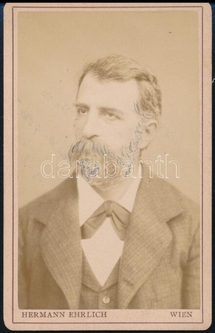 cca 1880 Férfiportré, keményhátú fotó Hermann Ehrlich bécsi műterméből, 10,5×6,5 cm