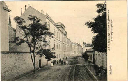 Kalocsa, A J.T. társasági érseki főgimnázium a csillagvizsgálóval