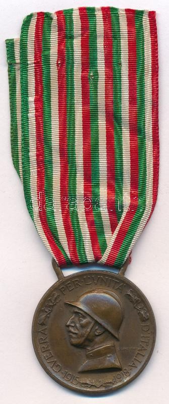 Olaszország 1915. 'Az 1915-1918-as Háborús Érem' bronz kitüntetés, nem eredeti mellszalagon T:1-,2 Italy 1915. 'The 1915-1918 War Medal' bronze decoration, on not original ribbon C:AU,XF