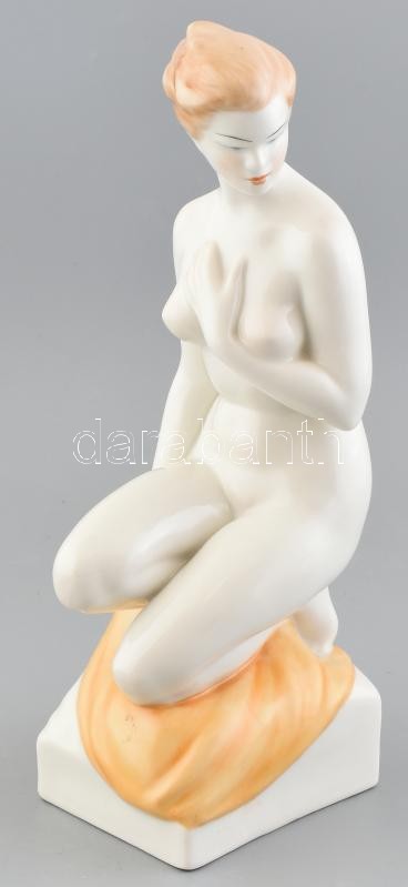 Hollóházi porcelán térdelő akt, kézzel festett, jelzett, hibátlan, m: 30 cm