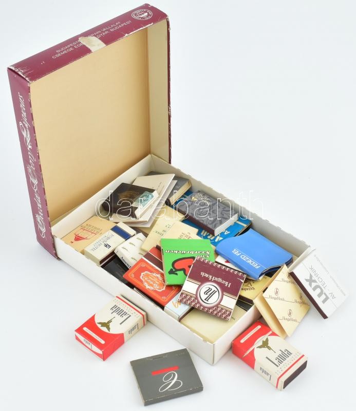 Vegyes gyufásdoboz tétel, többségében külföldi, részben tartalommal