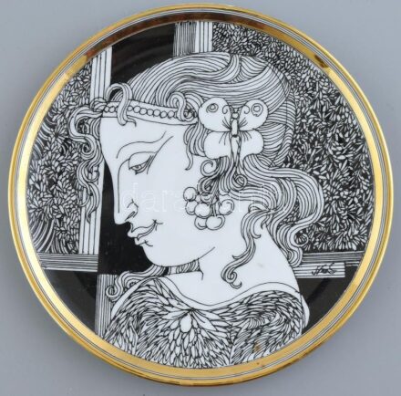 Hollóházi Szász Endre által tervezett porcelán tál. Matricás, jelzett, hibátlan, d: 20 cm