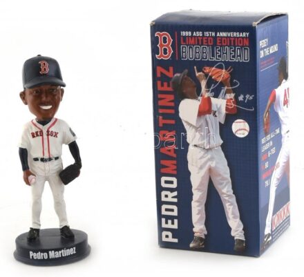 Pedro Martinez műanyag baseball figura, rugós fejjel, (Pedro Jaime Martínez volt profi baseball kezdő dobó, 1992 és 2009 között a Major League Baseballban játszott, öt csapatban-elsősorban a Boston Red Soxban 1998 és 2004 között.)