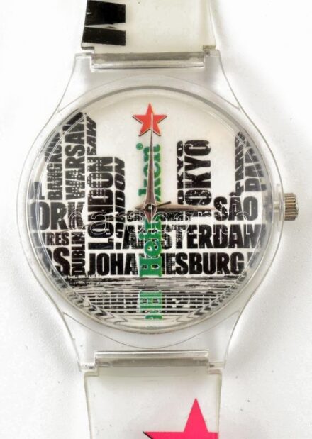 Heineken quartz karóra műanyag szíjjal, elemcsere szükséges, d:37mm