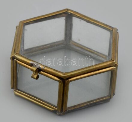 Réz és üveg elemekből álló ékszertartó dobozka, d: 6,5 cm