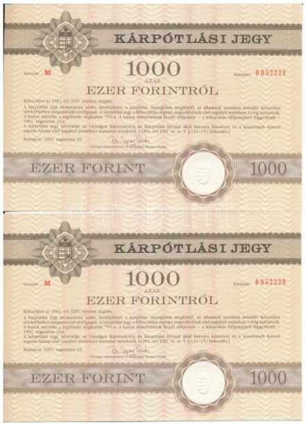 Budapest 1991. 'Országos Kárrendezési és Kárpótlási Hivatal' kárpótlási jegye 1000Ft-ról (2x), 'M' sorozat, sorszámkövetők, szárazpecséttel T:I-
