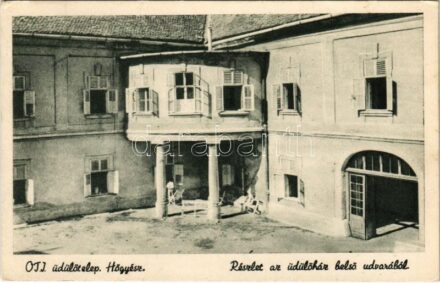 Hőgyész, OTI üdülőtelep, részlet az üdülőház belső udvarából. Bányász Ede felvétele (EK)