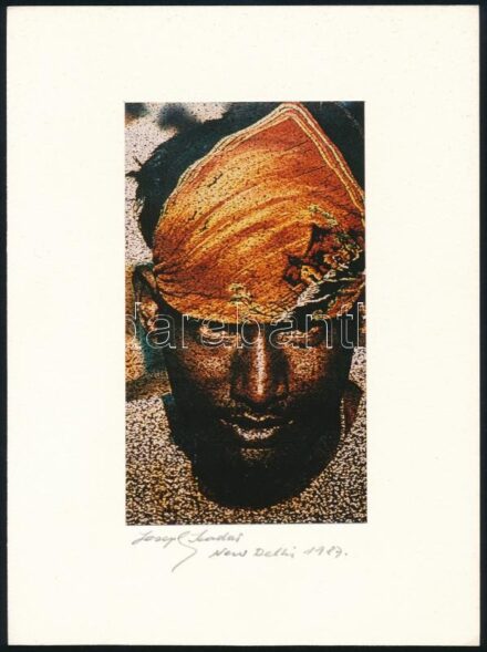 1987 Josef Kadar ,,New Delhi 1987' című vintage fotóművészeti alkotása, aláírva, pecséttel jelzett, 13,1x7,4 cm, karton 20x14,8 cm