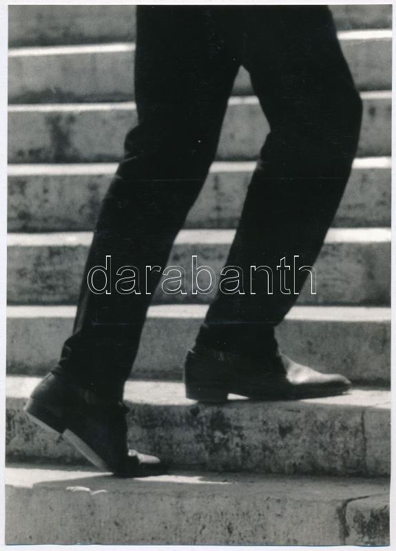 1963 Horváth István: Lépcső című fotóművészeti alkotása, feliratozva, 24x16,9 cm