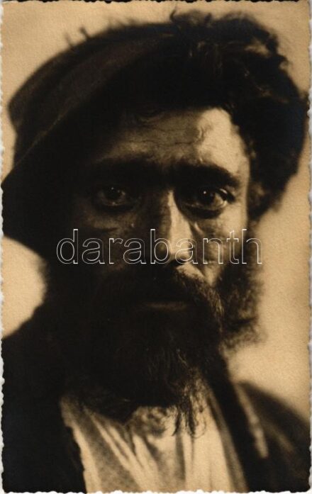 Erdélyi cigány férfi / Transylvanian gypsy folklore. photo