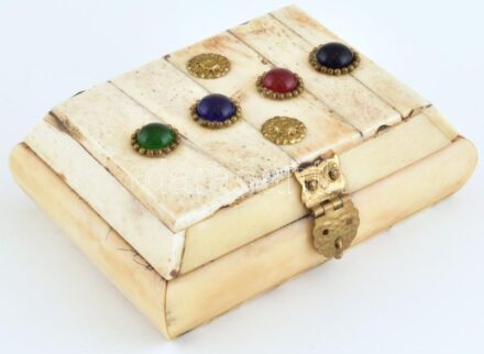 Csont rátétes dobozka, kopott, 9x12x4cm