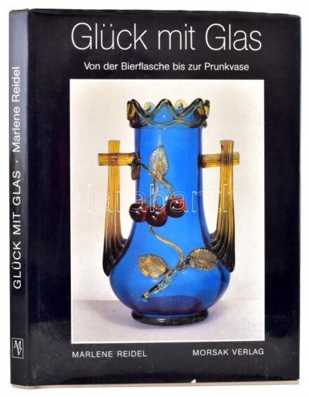 Reidel, Marlene: Glück mit Glas. Von der Bierflasche bis zur Prunkvase. Grafenau, 1988, Morsak Verlag. Rendkívül gazdag képanyaggal illusztrálva. Német nyelven. Kiadói kartonált papírkötés, kissé kopott kiadói papír védőborítóban.