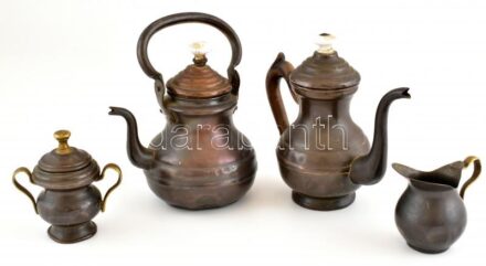 Régi kiöntő szett, réz, jelzés nélkül, horpadásokkal, m:7-20cm