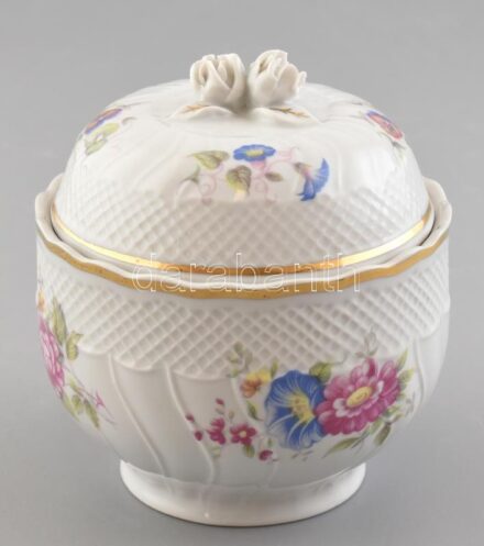 Hollóházi Erika mintás porcelán bonbonniere rózsával. Kézzel festett, jelzett, hibátlan, m: 12 cm