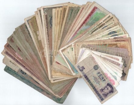 67 db magyar és külföldi bankjegy tétel (34xklf) közte 1930. 20P és 1986. 50Ft T:III,III- közte: anyaghiány, szakadás, folt, lyuk