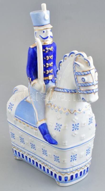 Hollóházi nagy méretű, kézzel festett huszár figura, jelzett, minimális kopással, 27x13cm