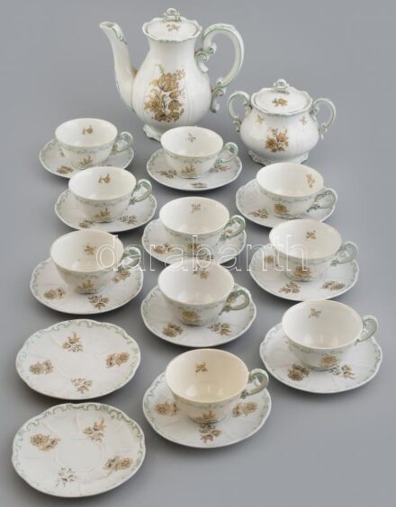 Zsolnay porcelán 10 személyes teás készlet tejkiöntő nélkül + 2 aljjal. Matricás, jelzett, kopásokkal.