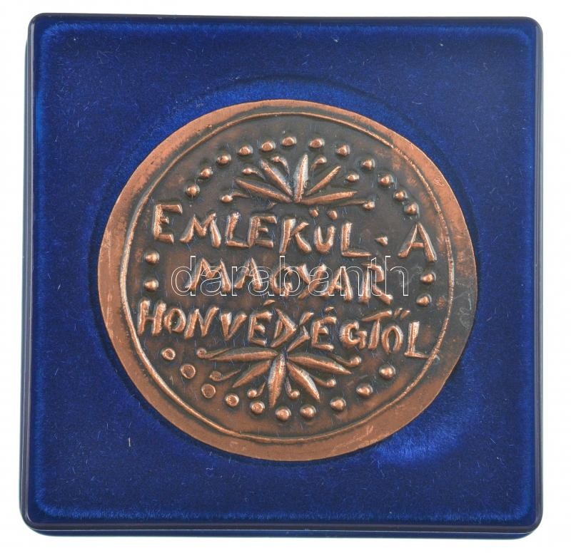 ifj. Szlávics László (1959-) DN 'Balassi Bálint / Emlékül a magyar honvédségtől' kétoldalas Cu emlékérem tokban (39mm) T:1- - Image 2