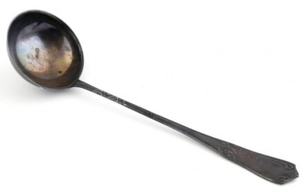 Orosz ezüstözött alpakka merőkanál, jelzett, kopott, h:35cm