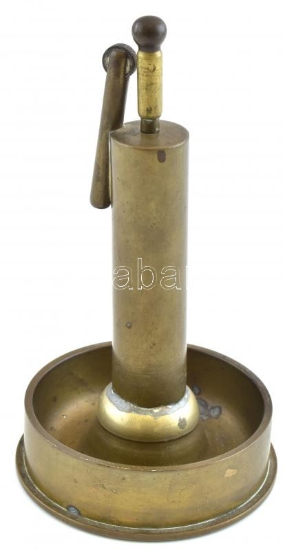 Töltényhüvelyből készített asztali öngyújtó és hamutartó, hadifogoly munka, réz, m: 16 cm