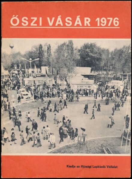 1976 Őszi vásár. Bp., Ifjúsági Lapkiadó Vállalat, kopott, kissé foltos borítóval.