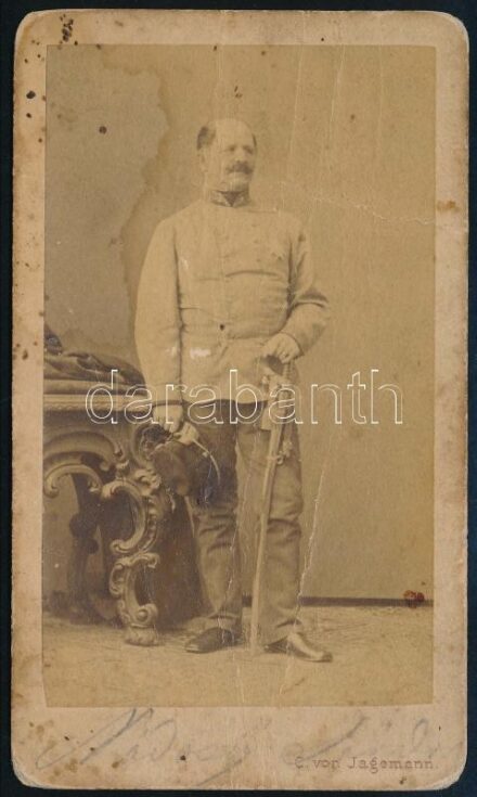 cca 1860-65 Nádasy László katonatiszt portréja, aláírt, keményhátú fotó Carl von Jagemann bécsi műterméből, foltos, 10,5×6 cm